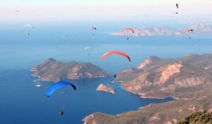Fethiyede Adrenalin Dolu Paraş&uuml;t